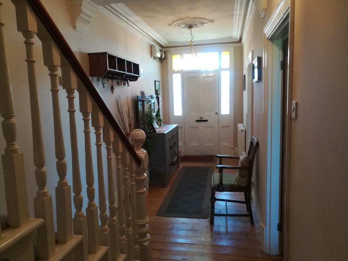 Y Garreg Wen Bed & Breakfast Llanybyther Екстериор снимка