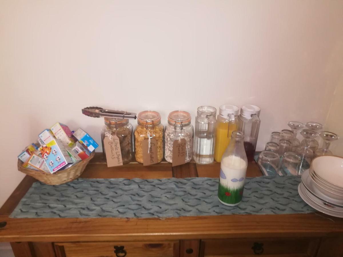 Y Garreg Wen Bed & Breakfast Llanybyther Екстериор снимка