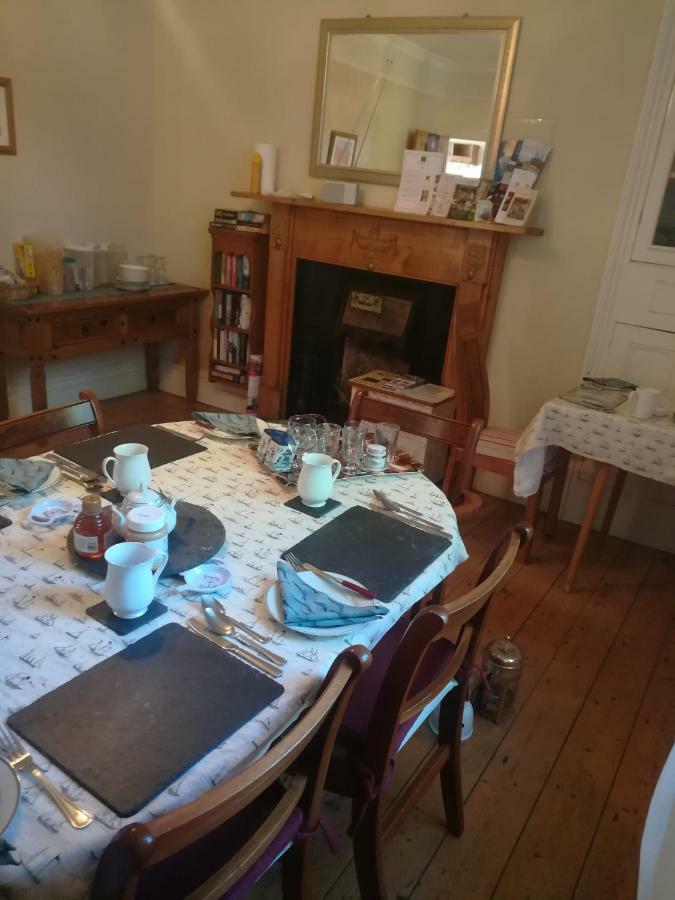Y Garreg Wen Bed & Breakfast Llanybyther Екстериор снимка